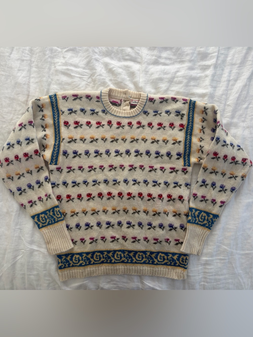 Vtg wool fair isle flower pullover sweater in M
